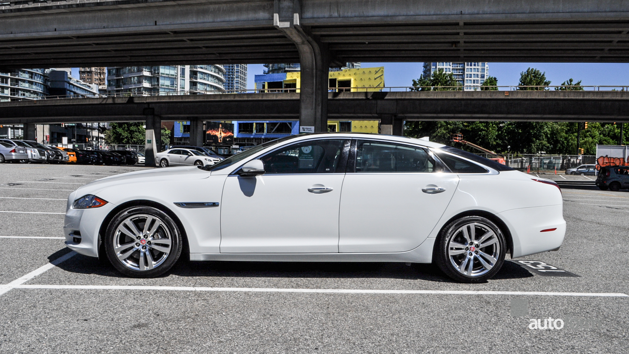 Jaguar Xjl Portfolio 2014