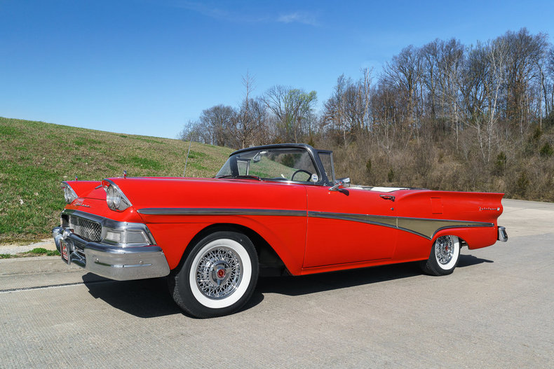 1958 Ford Skyliner