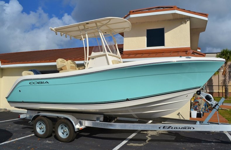 New 2015 Cobia 217 Center Console boat for sale in Vero Beach, FL