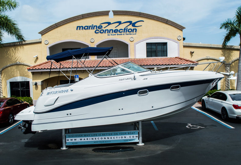 Used 2001 Four Winns 268 Vista boat for sale in West Palm Beach, FL