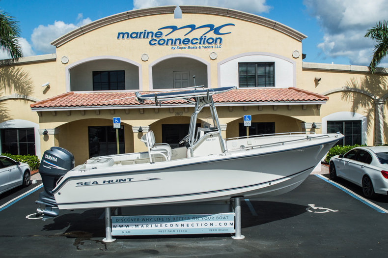 Used 2005 Sea Hunt 22 Triton boat for sale in West Palm Beach, FL