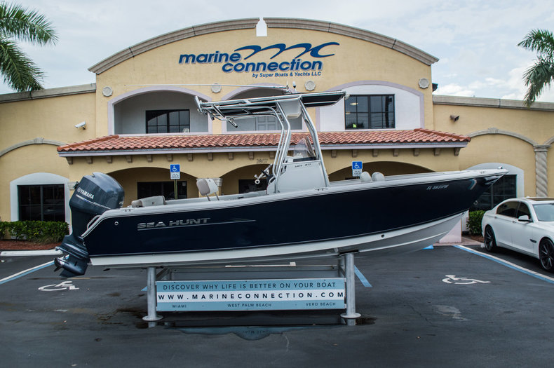 Used 2012 Sea Hunt 211 Ultra boat for sale in West Palm Beach, FL