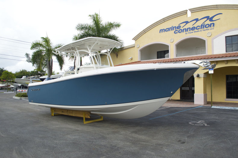 2015 Sailfish 270 CC Center Console boat for sale in West Palm Beach, FL