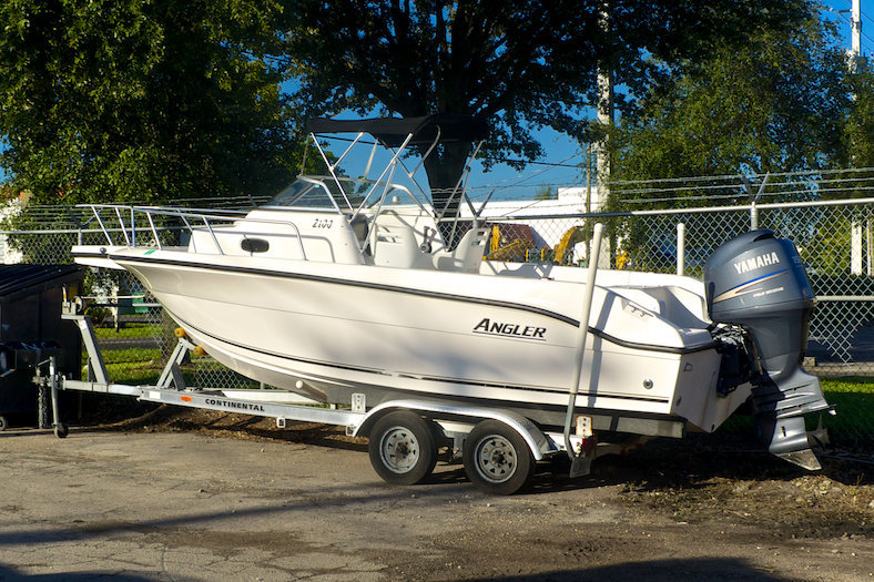 Used 2005 Angler 2100 Walkaround boat for sale in Miami, FL