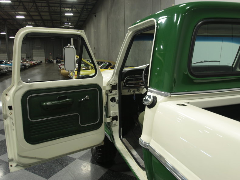 Adorno Navideño Ford F-100 1972 Vintage - Camión A Escala 1/64, Color Azul Y Blanco, Marca Greenlight