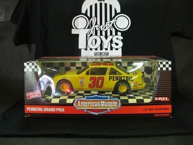 1900 Pontiac NASCAR's #30 Pennzoil Grand Prix