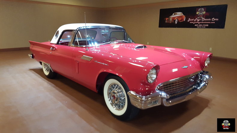 1957 Ford Thunderbird