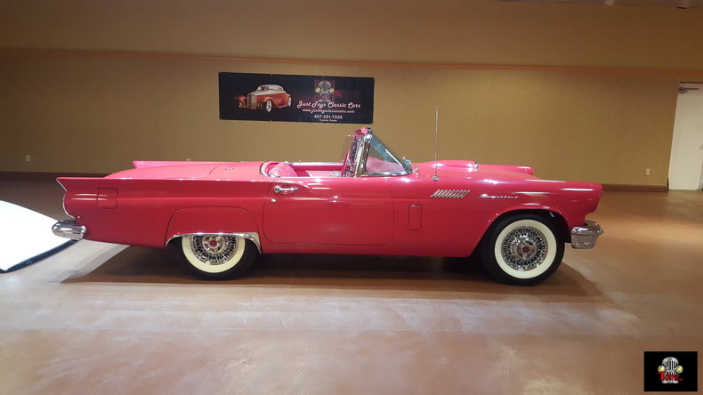 1957 Ford Thunderbird