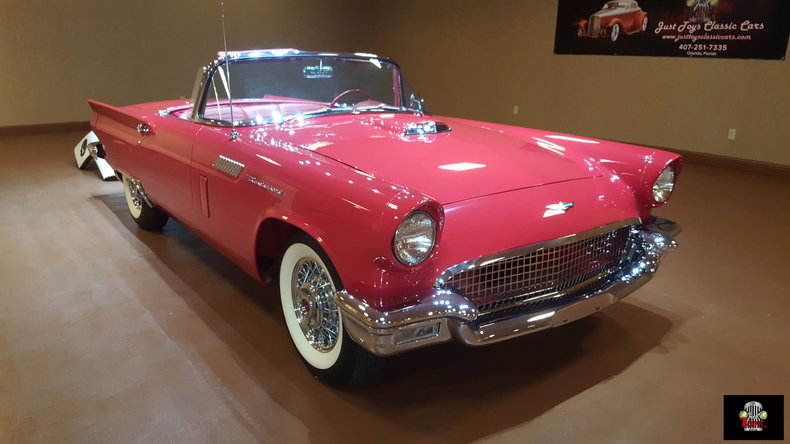 1957 Ford Thunderbird