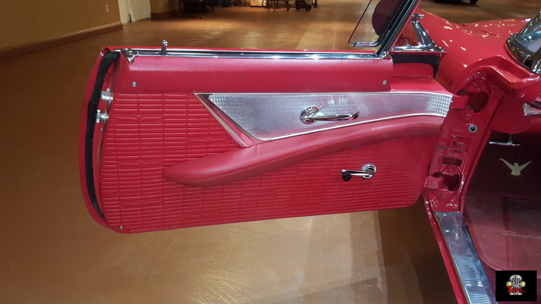 1957 Ford Thunderbird