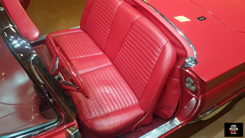 1957 Ford Thunderbird