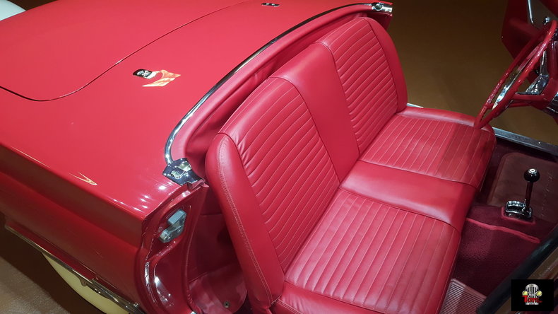 1957 Ford Thunderbird