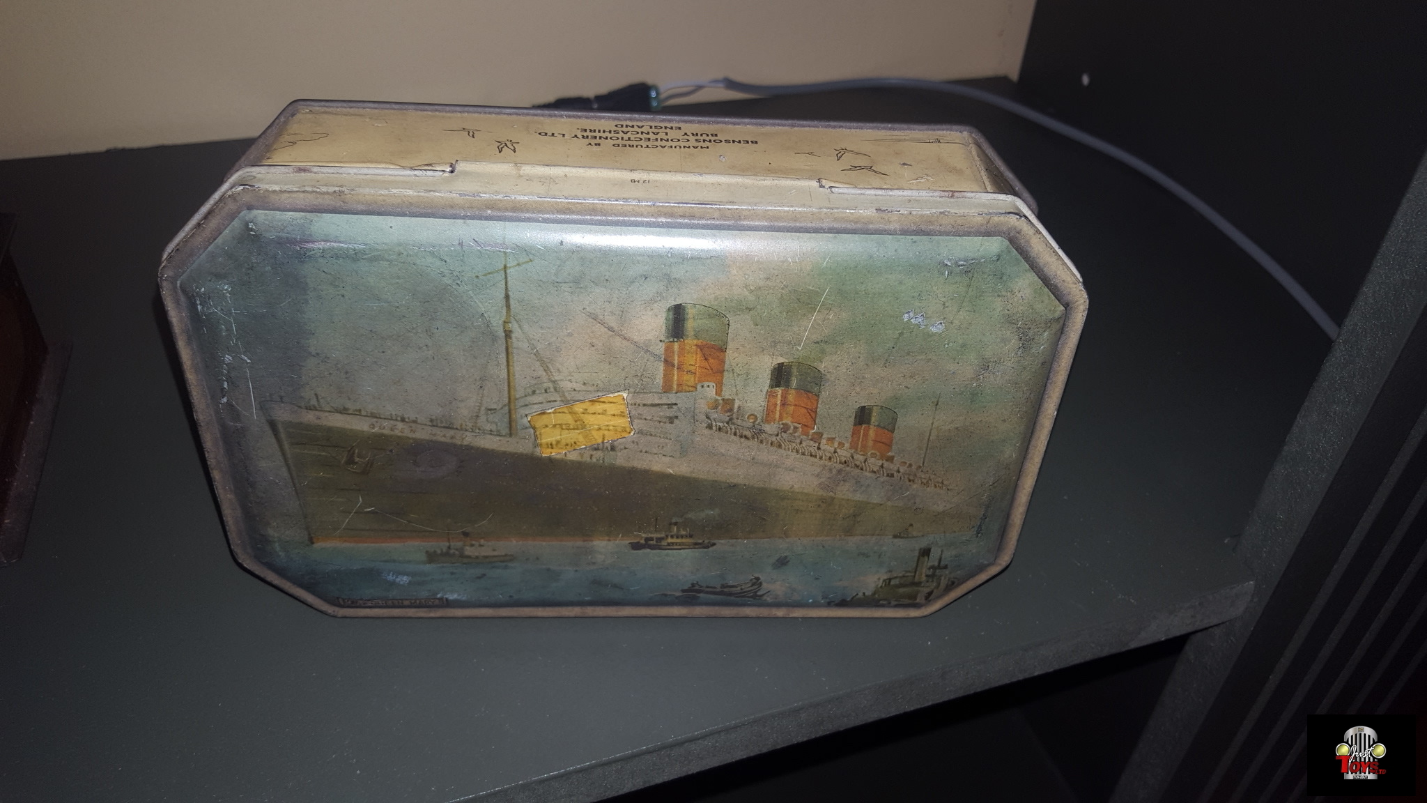 Queen Mary Candy Tin