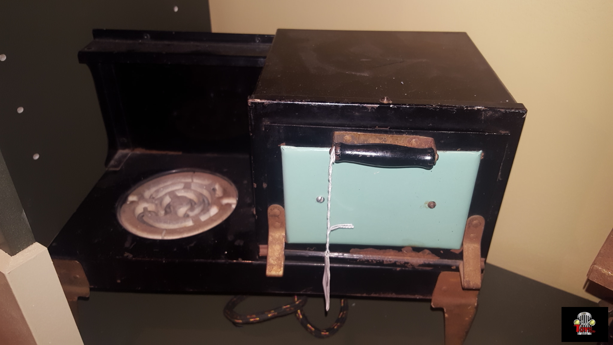 Salesman Stove