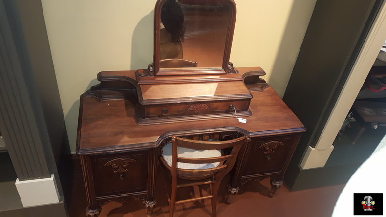 Vanity Wardrobe & Chair