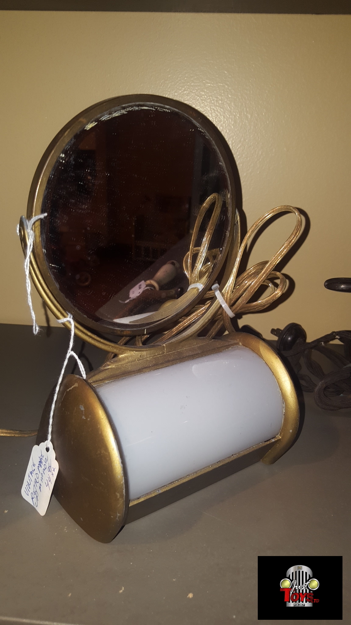 Retro Makeup Mirror