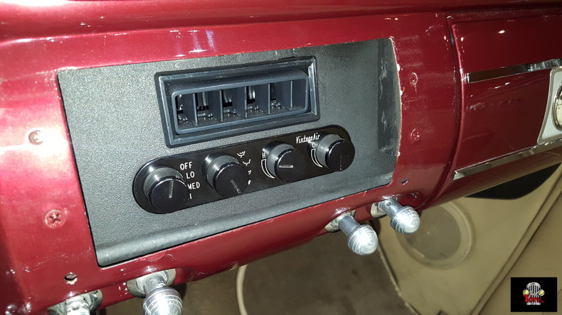 1940 Ford Deluxe
