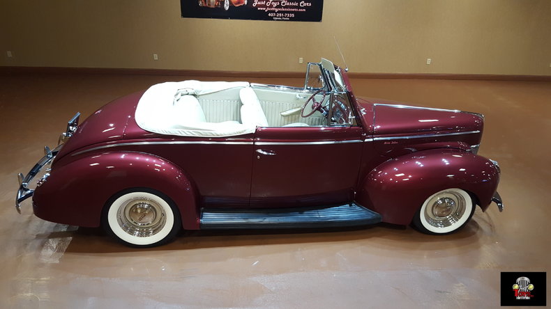 1940 Ford Deluxe
