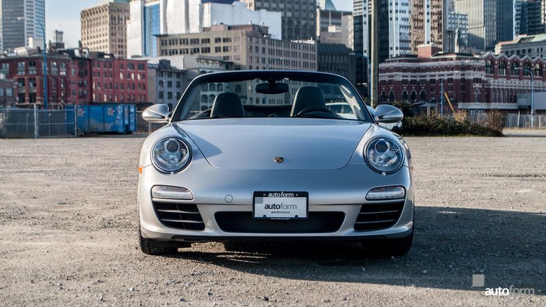 112467282f2c0 low res 2011 porsche 911 carrera 4s