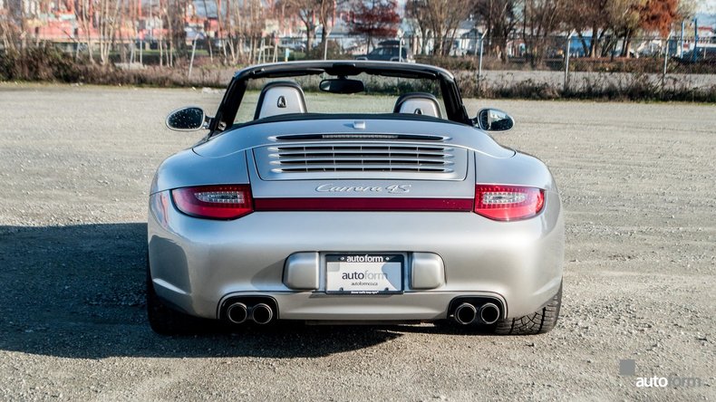 1124879df827a low res 2011 porsche 911 carrera 4s
