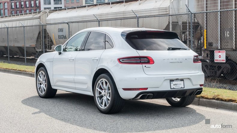 2015 Porsche Macan Turbo