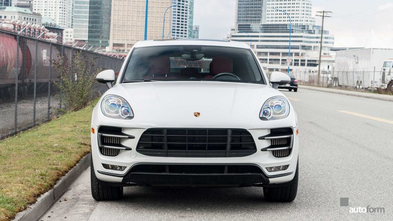 12591bef33518 low res 2015 porsche macan turbo