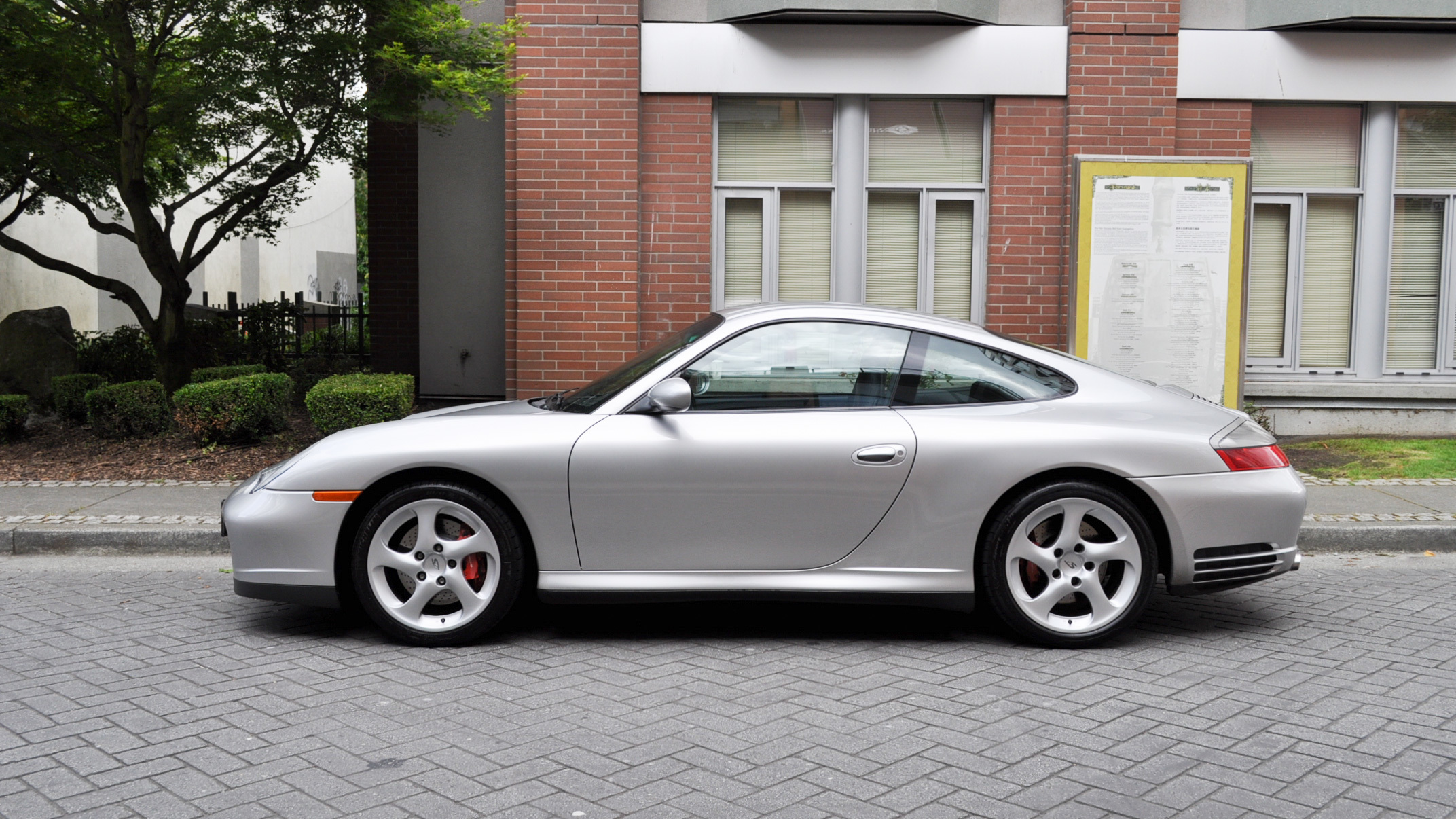 Porsche 911 carrera 2002