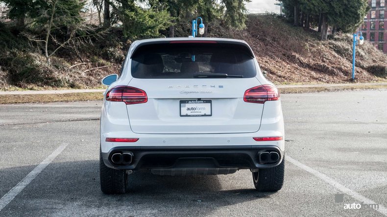 2015 Porsche Cayenne Turbo
