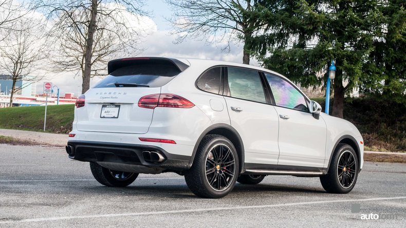 115885497ff55 low res 2015 porsche cayenne turbo
