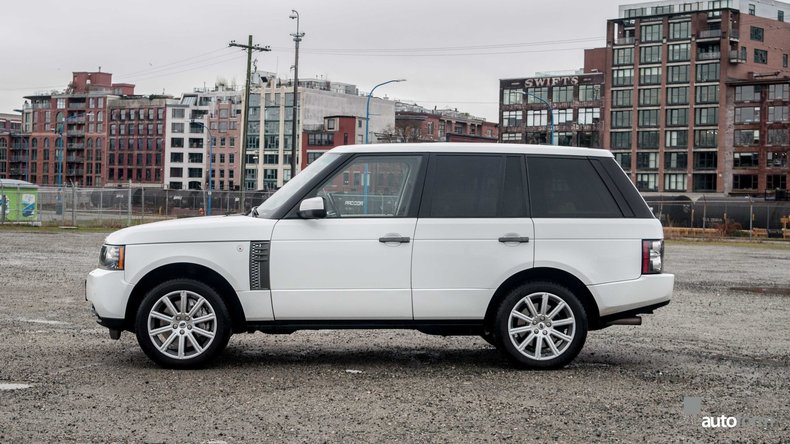 1179709214e84 low res 2011 land rover range rover supercharged