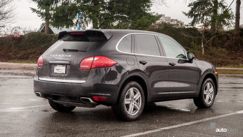 11715b1ecada7 low res 2014 porsche cayenne