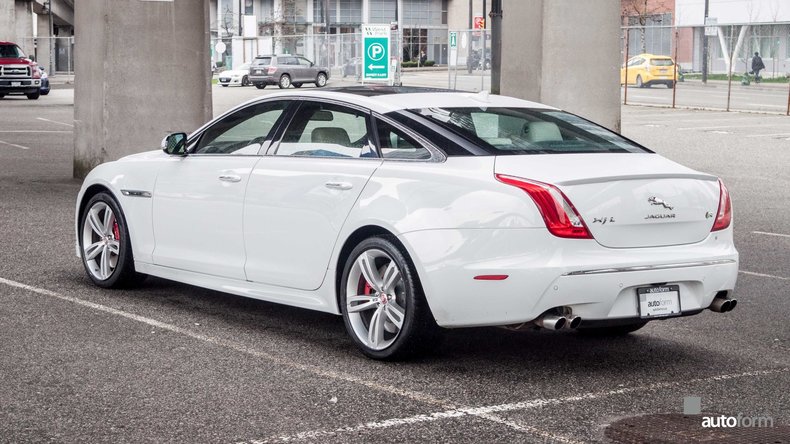 118592d54f390 low res 2015 jaguar xj 4dr sdn xjl xjr rwd