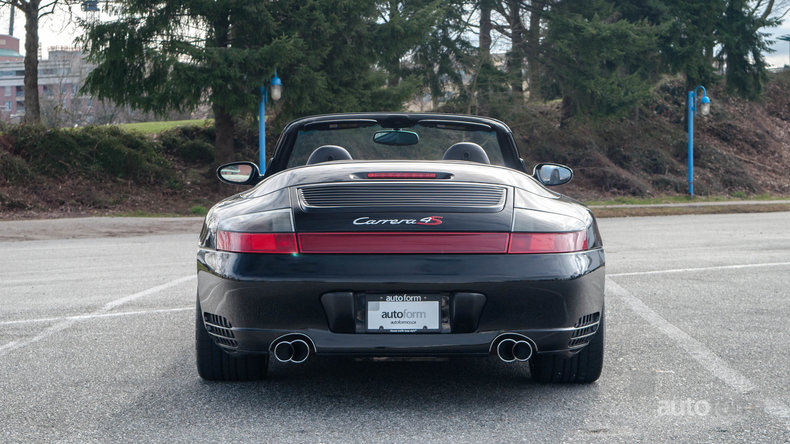 12223e36b32c2 low res 2005 porsche 911 c4s