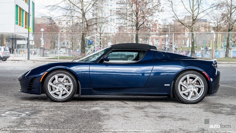 12041940b4118 low res 2010 tesla roadster