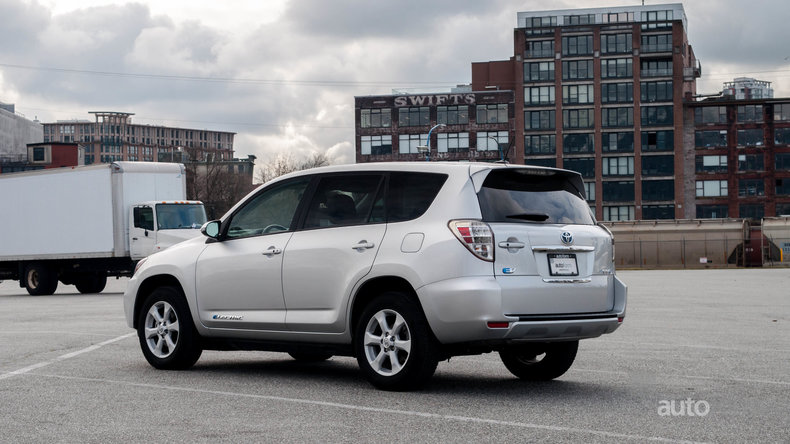 12236e8c7fc22 low res 2013 toyota rav4