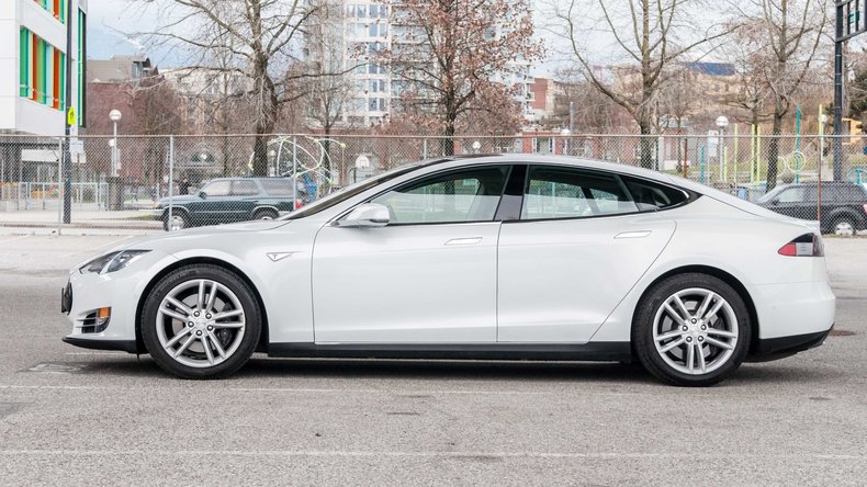 2015 Tesla Model S 85D