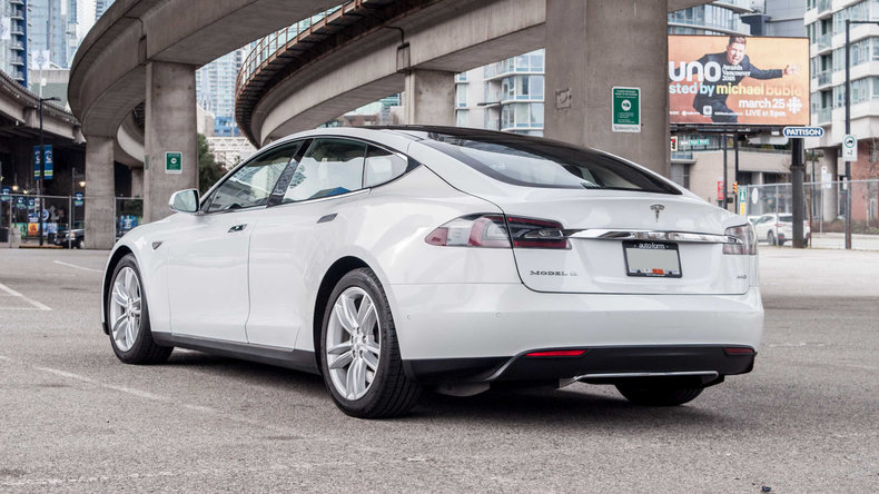 2015 Tesla Model S 85D