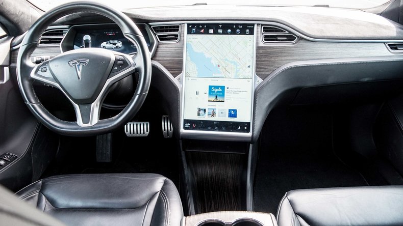 122611af3d996 low res 2014 tesla model s p85d