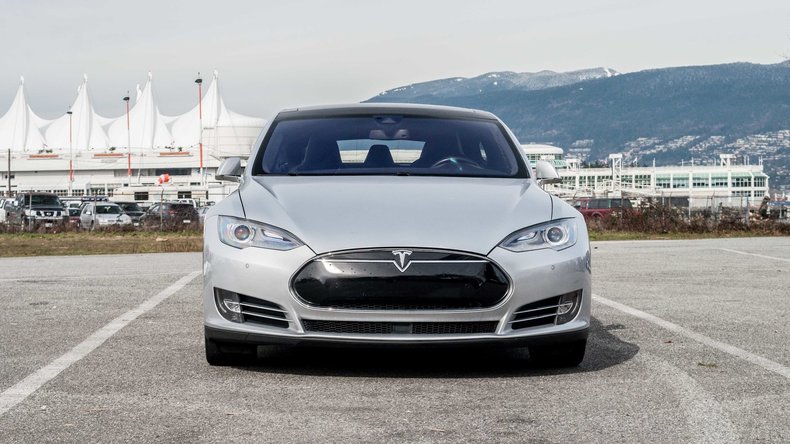 122778181676b low res 2014 tesla model s p85d