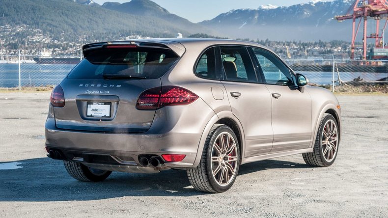2014 Porsche Cayenne GTS