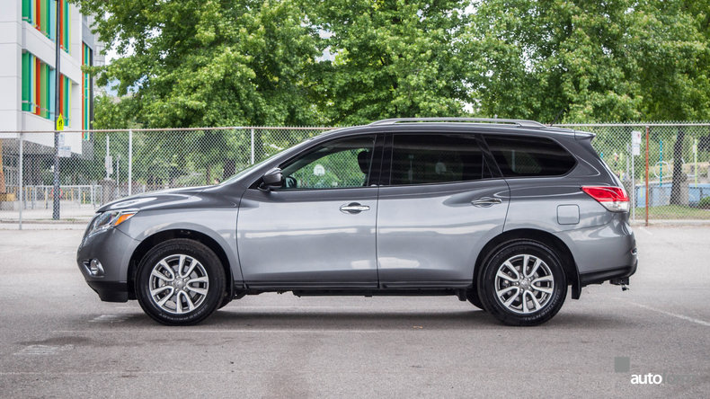 2016 Nissan Pathfinder | 4WD | SV