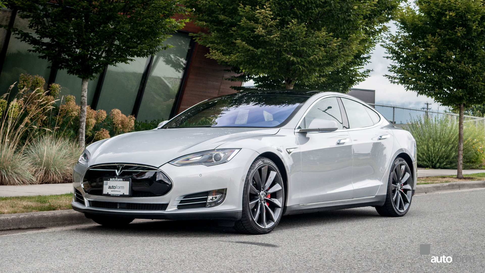 14192646114b0 hd 2017 tesla model s p85d