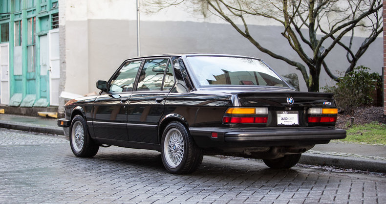 1988 BMW M5