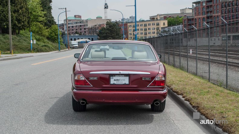 2001 Jaguar XJ8