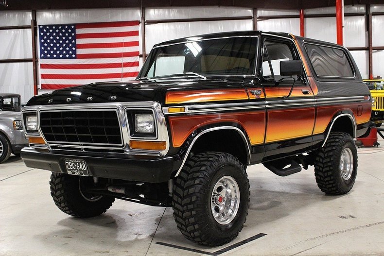 Phoenix Graphix 1979 Ford Bronco Ranger XLT Free Wheeling Stripe Kit – Chromatic REFL