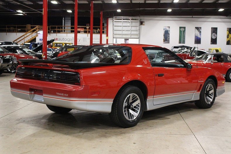 Pontiac firebird 1985