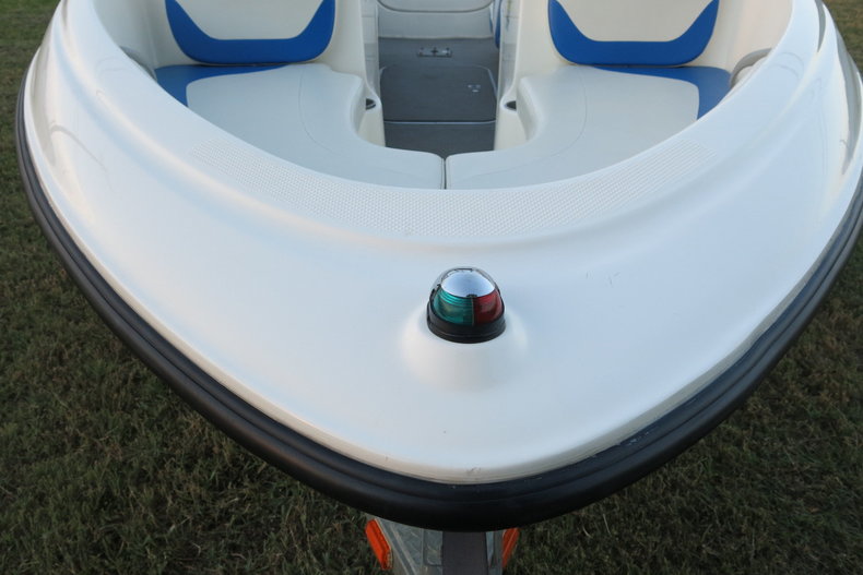 Bayliner Vehicle