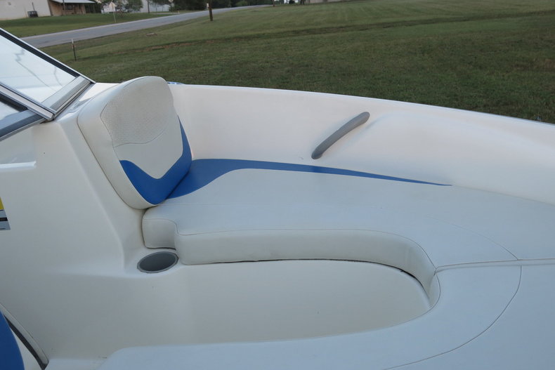 Bayliner Vehicle
