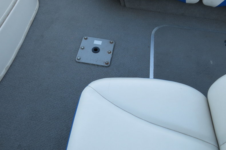 Bayliner Vehicle