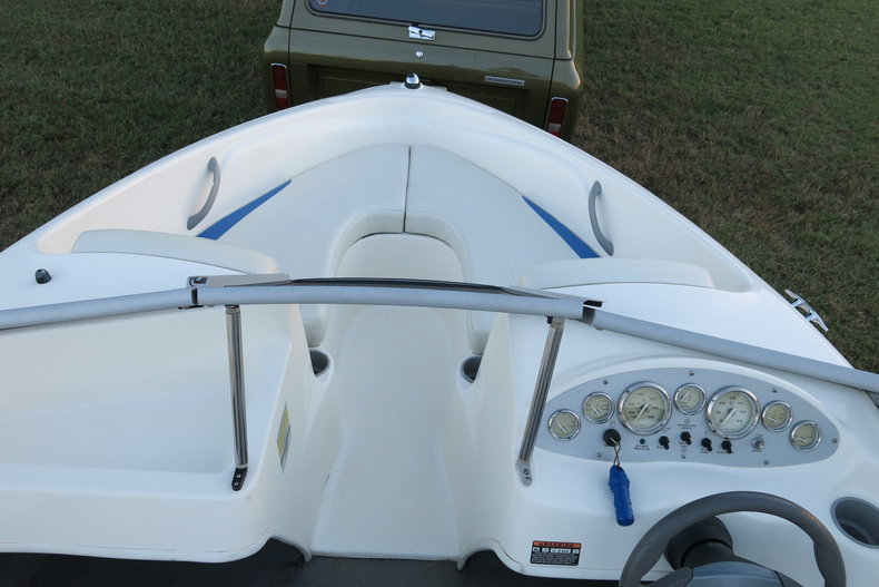 Bayliner Vehicle